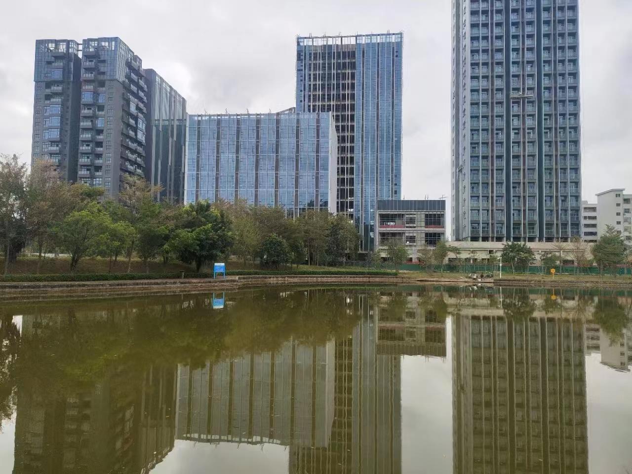 光明山(shān)湖(hú)名(míng)苑